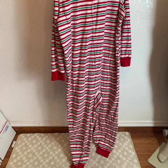 jammies for your families very pretty men - Picture 2 of 3